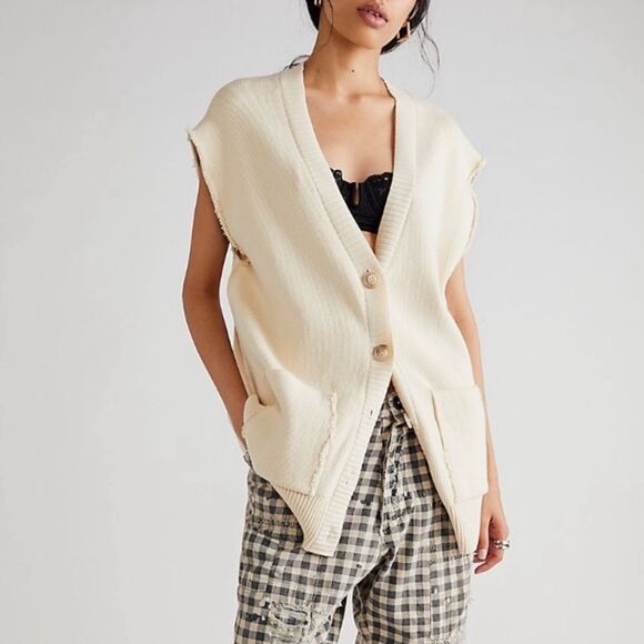 Women's Cream Sleeveless Cardigan - Picture 1 of 8